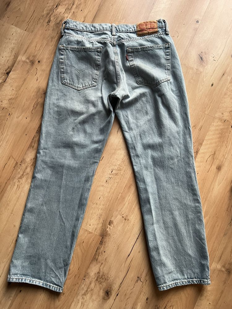 Spodkie Levis 32/30  (pas 84cm) jasno niebieskie