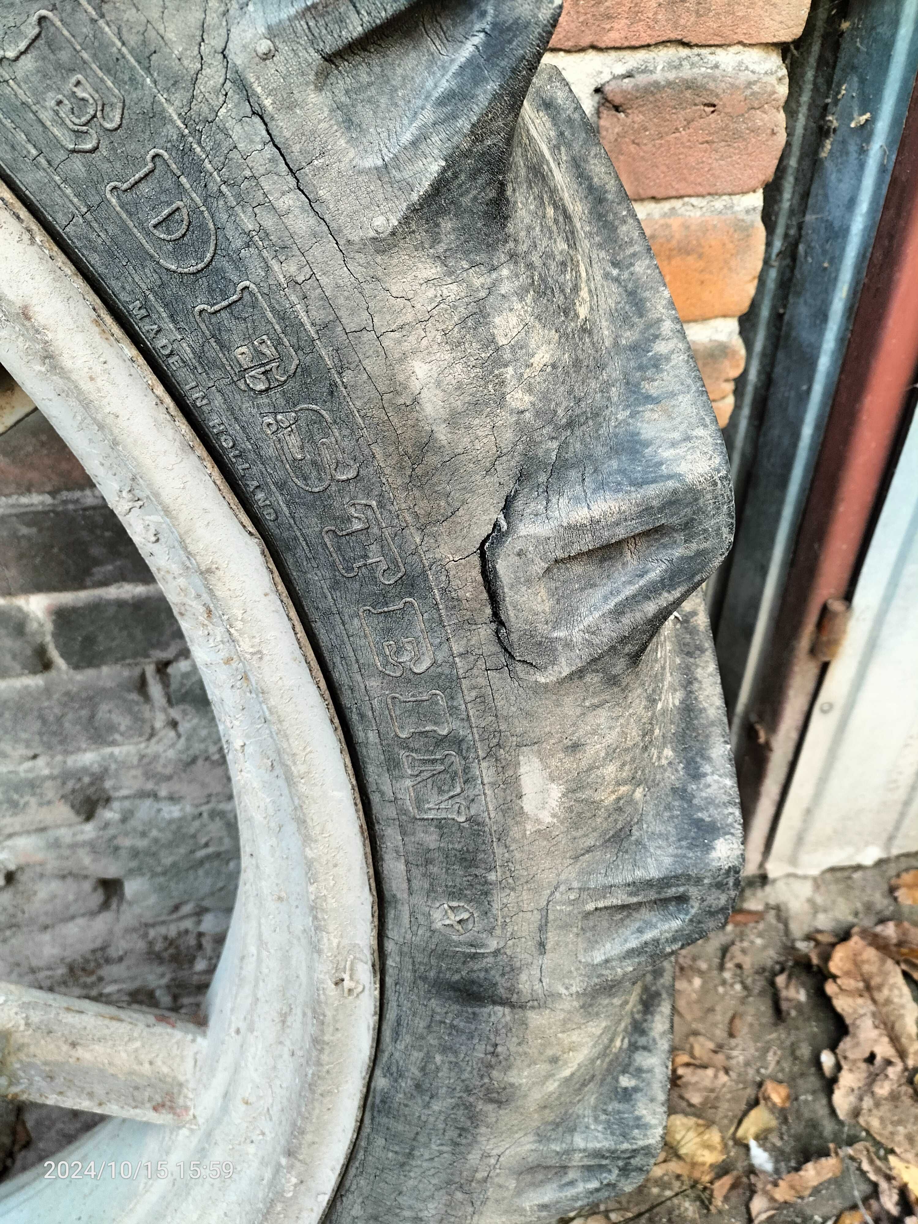Obręcze kół z oponami 9.5-36 c330,c360
