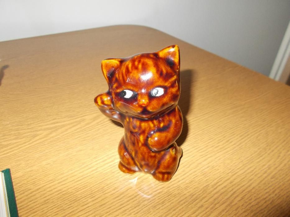 Figurki z porcelany - kryształu - tworzywa dekoracyjnego - kolekcje