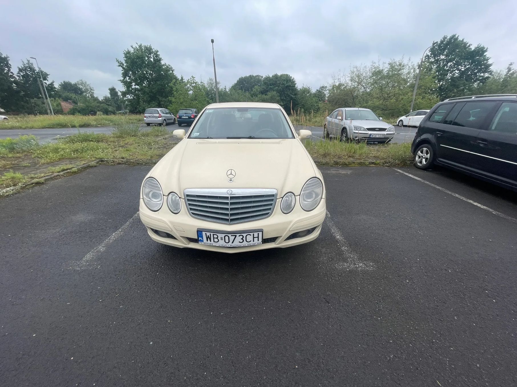Mercedes-Benz Klasa E W211 po taxi, 810 tyś przebiegu - uszkodzony