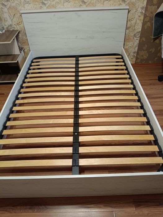Продам ліжко 140*200 читайте опис!