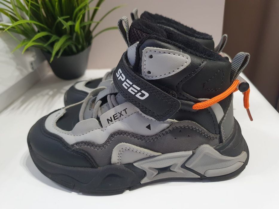 Теплі ботики, черевички демісезонні.  на хлопчика