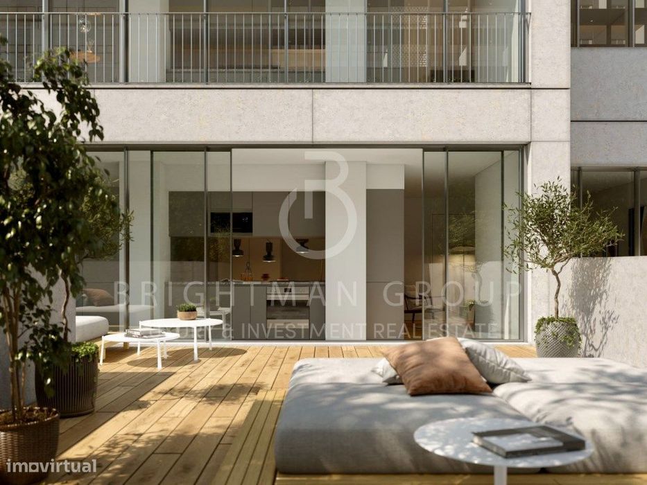 Apartamento T3 com estacionamento e terraço em Lisboa