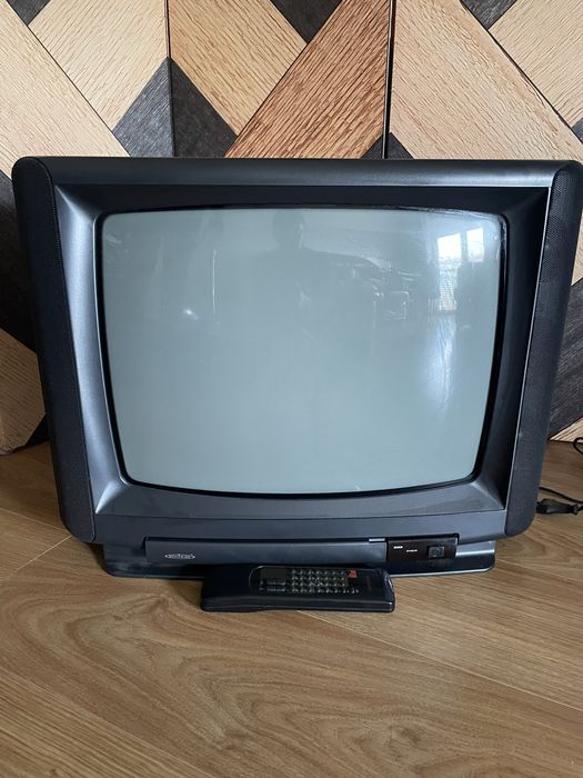 Pequena televisao antiga