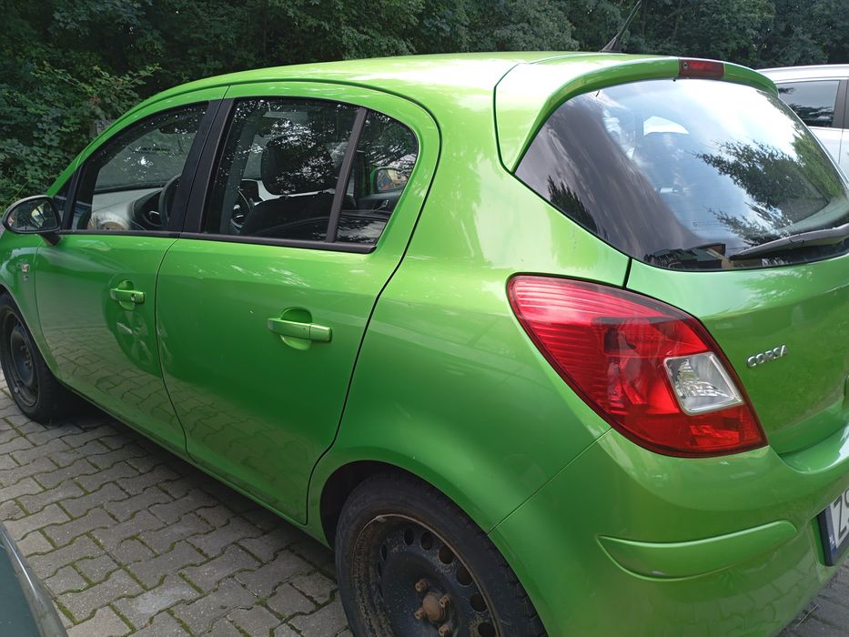 Opel corsa 1,2 + fabryczny LPG