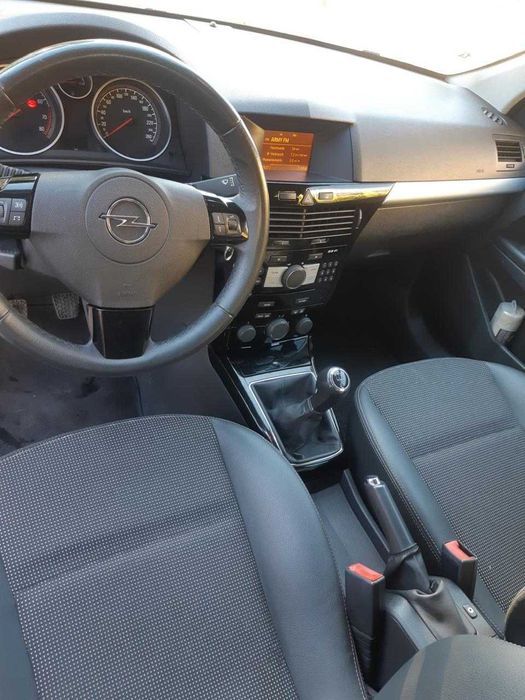 Продаю Opel Astra H