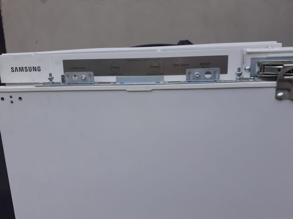 Lodówka samsung pod zabudowę uszkodzona