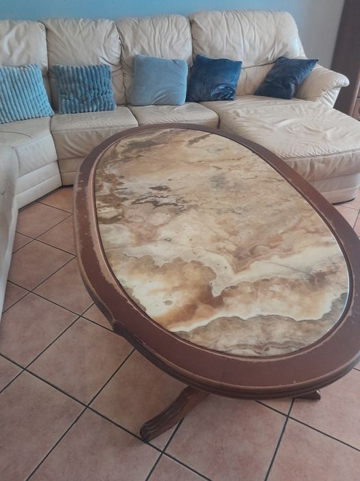 Piękna ława marmurowa