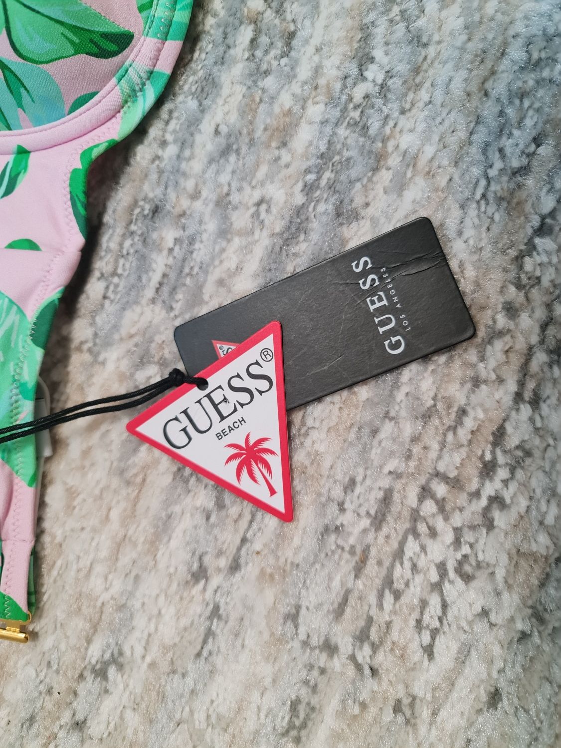 Góra od bikini Guess Beach, 65B