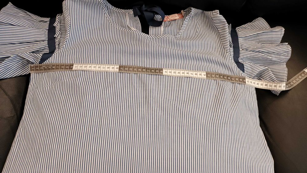 Blusa em azul e branco da Throttleman