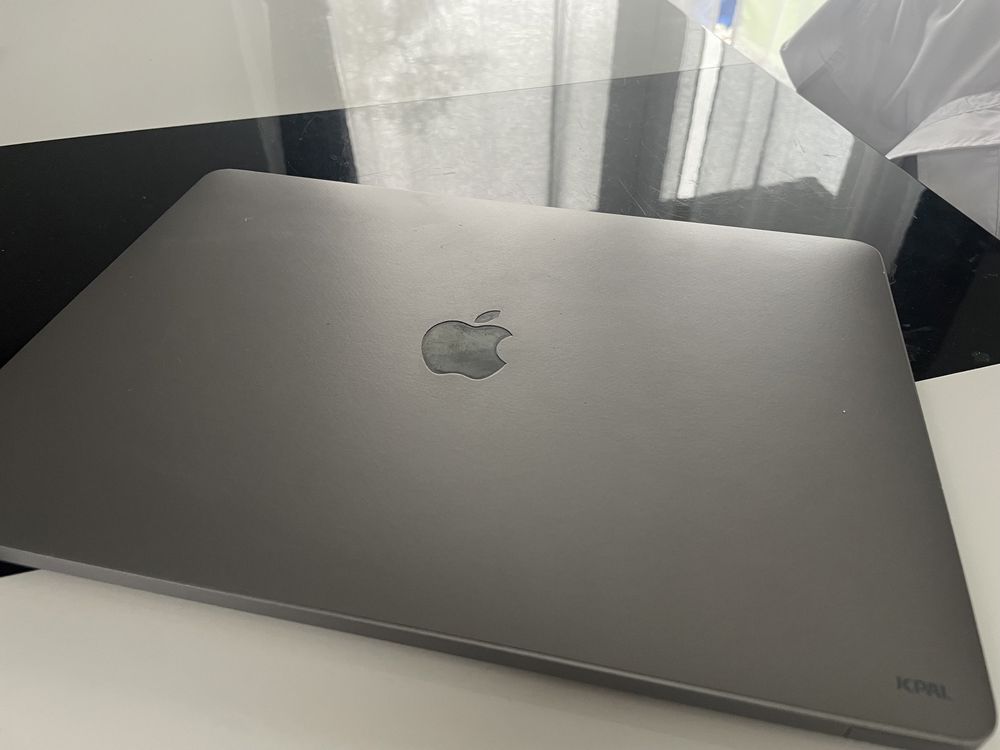 MacBook Pro A1706 13,3 " Intel Core i5 8 GB / 256 GB  macOS Ventura