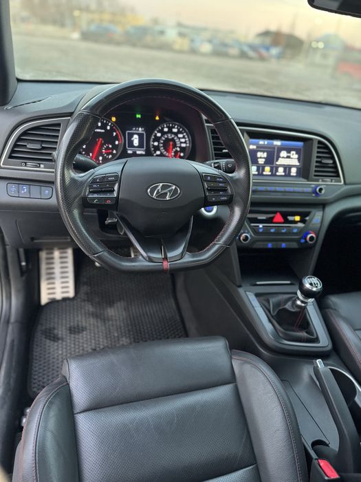 Hyundai Elantra Sport  2018 White 1.6L turbo