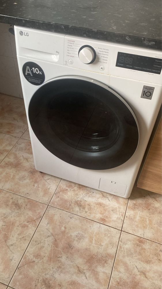 Máquina de Lavar Roupa LG 8kg – Excelente Estado