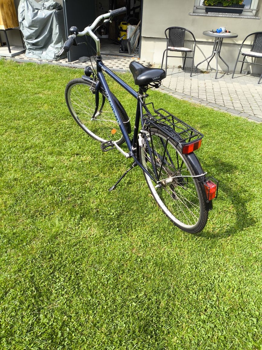 Rower męski, duża rama, koła 28 błotniki, bagażnik, oświetlenie.