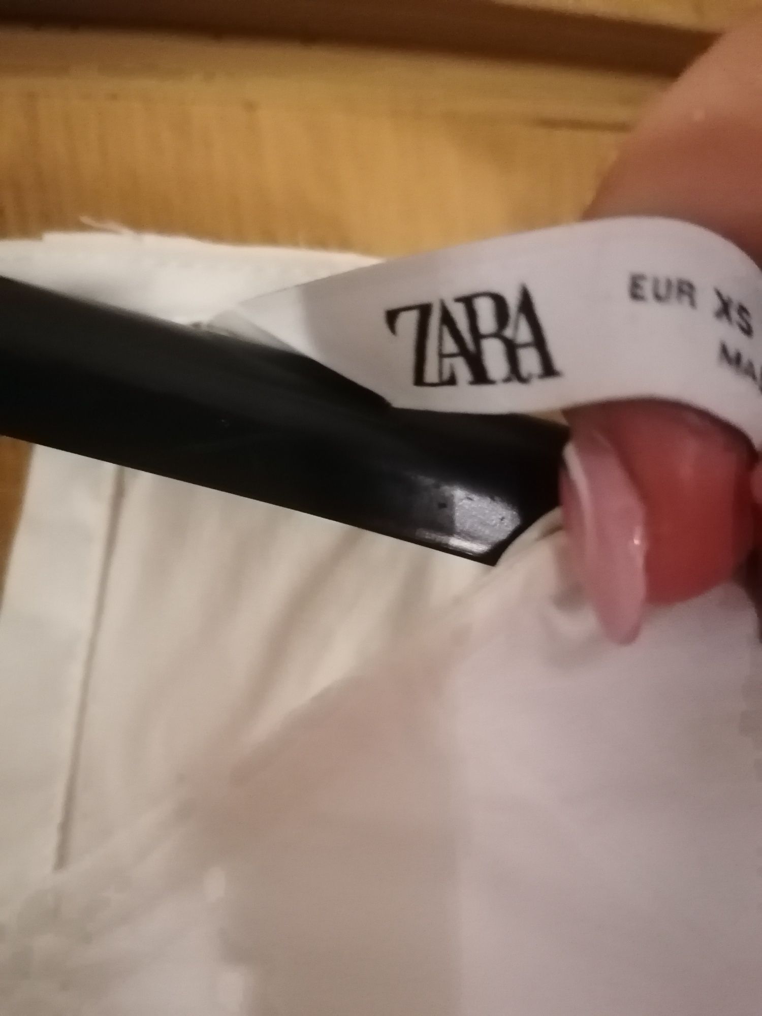 Bluzka z baskinką Zara