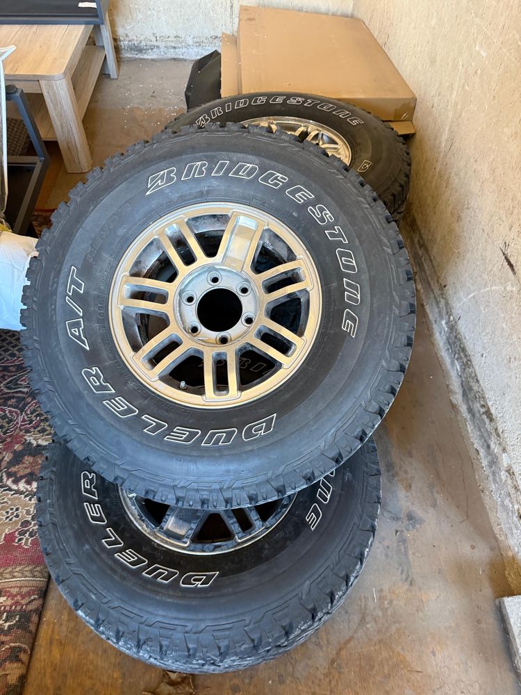 285/76/16 opony z felgami do Hummer H3