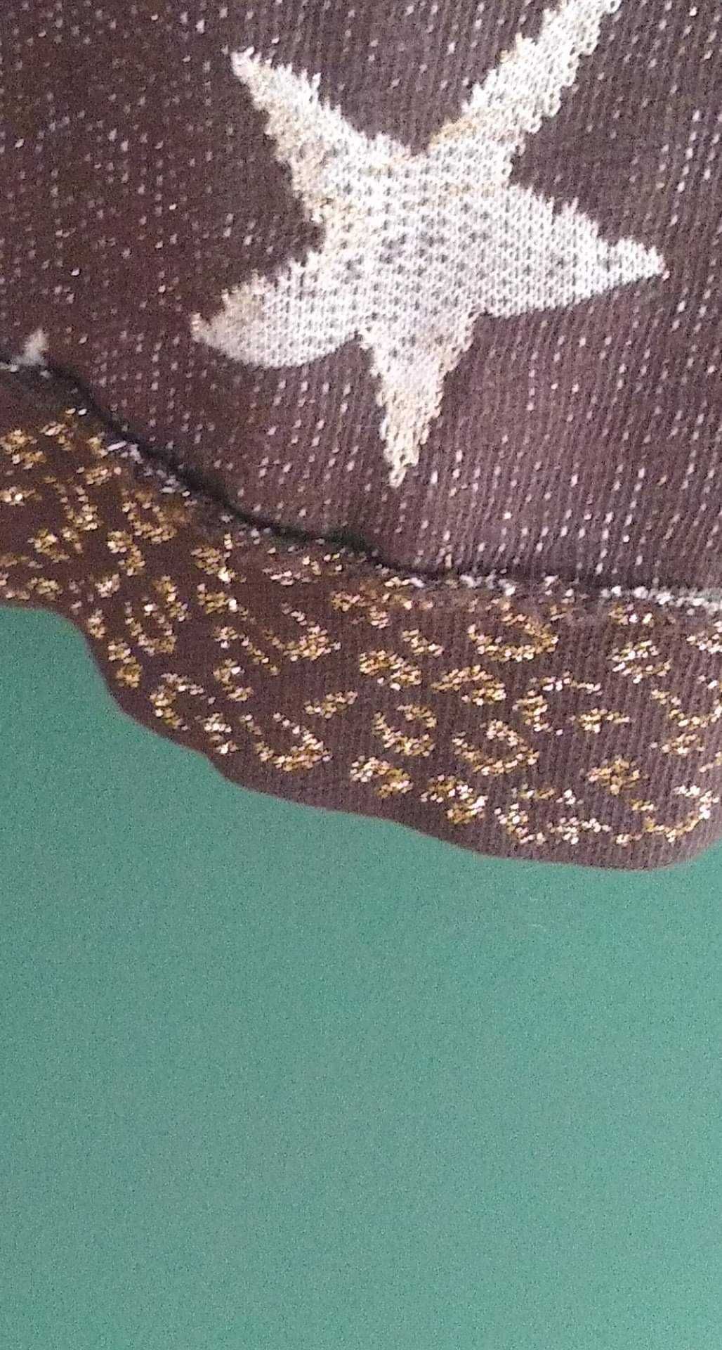 Nowy z metką Sweterek w gwiazdki