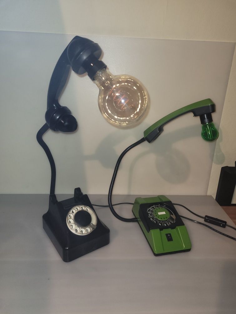 Lampka nocna ,ozdobna na bazie starego telefonu w stylu vintage.