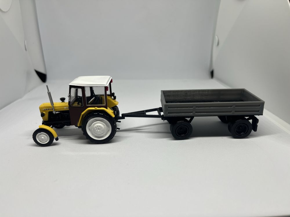 Model przyczepy do  Ursusa C330 1:43