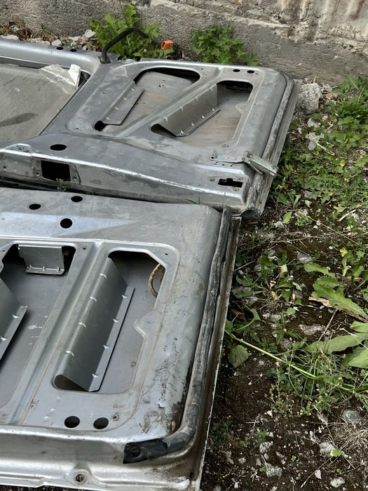 Двері зажні пежо експерт 1