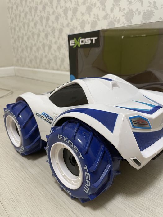 Радіо керована машинка Silverit, Aqua Cyclone, всюдихід, подарунок