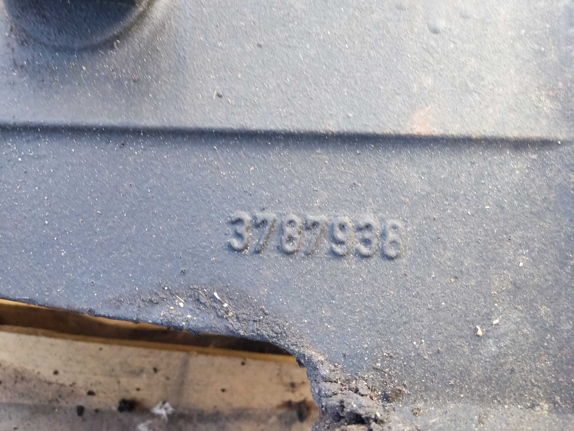 massey ferguson przedni napęd most zwolnice wspornik kołyska 4x4