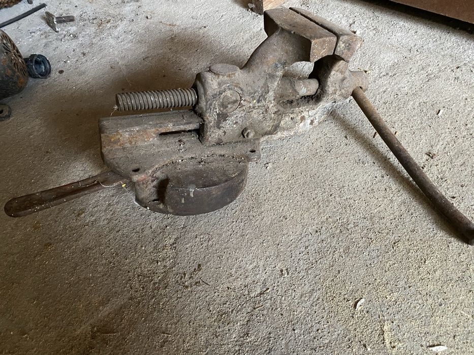 Stare imadło. Ciężkie. Obrotowe.