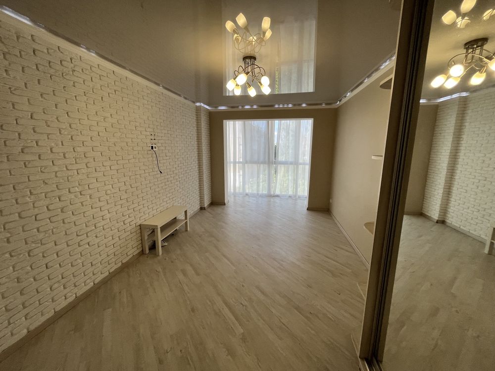 Продаж 2 кімнатної квартири вул. Космонавтів, зуп. Електронна