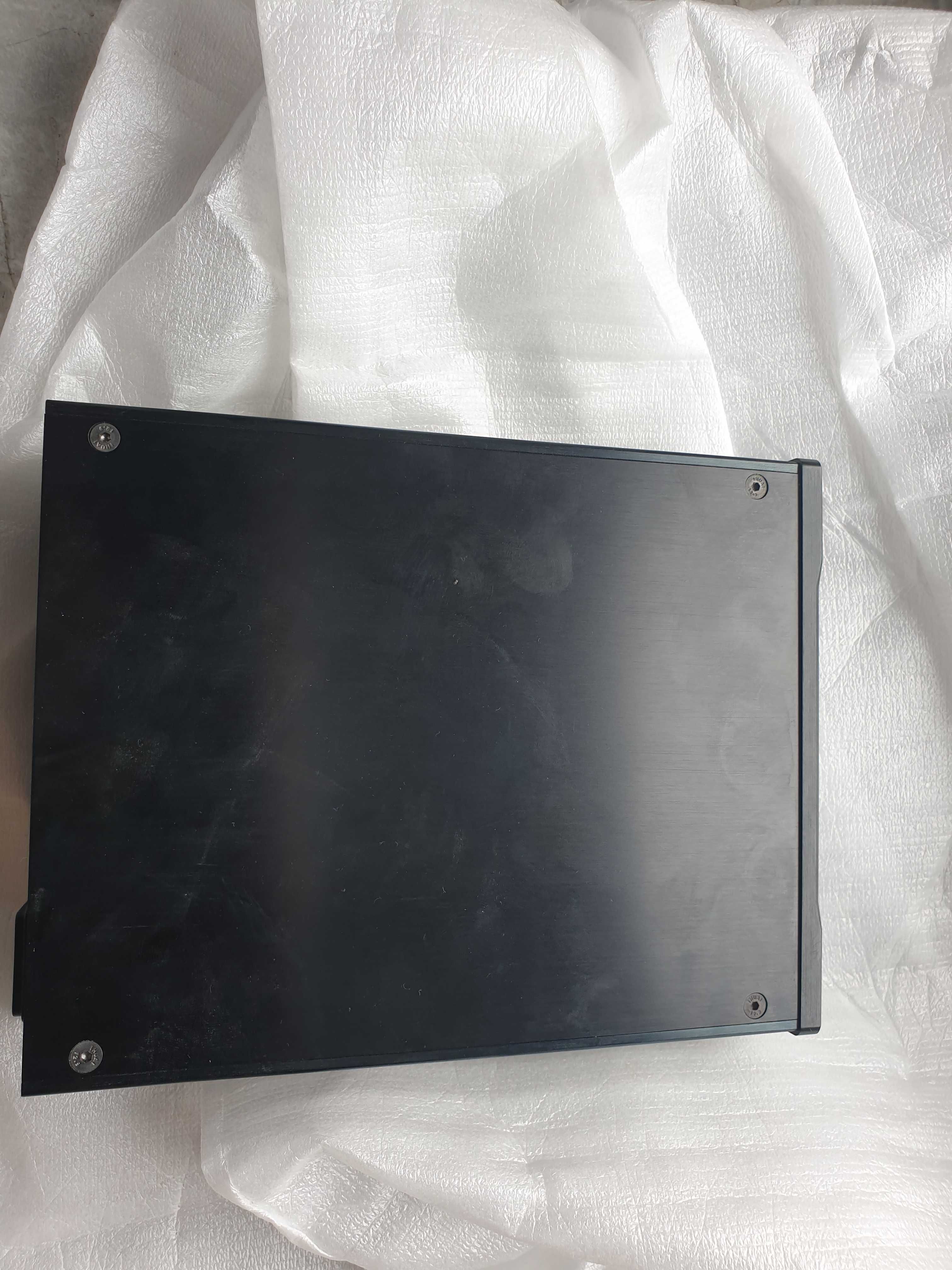 Switch LHY z oscylatorem OCXO JAY'S AUDIO