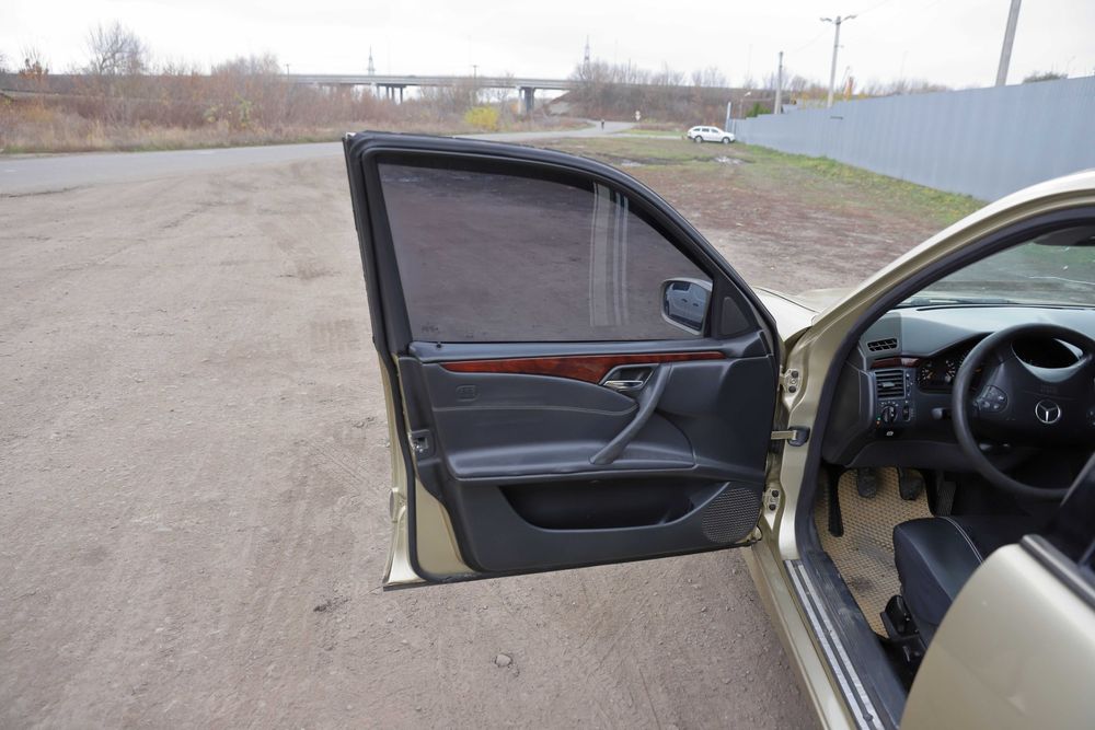 Мерседес 210  2002р' в