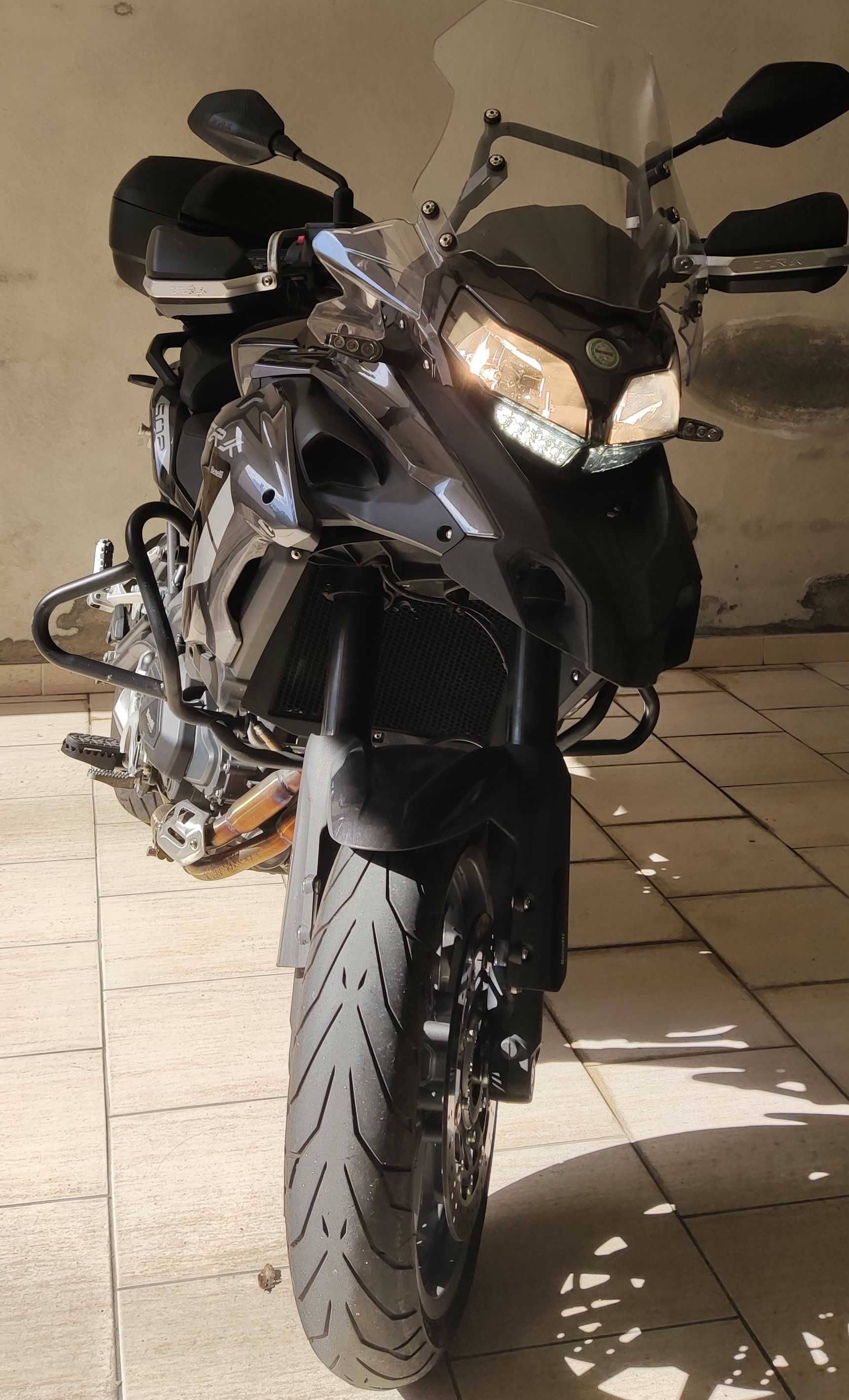 Benelli TRK 502 de 2022 como nova