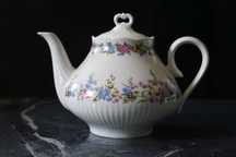 Porcelana JLMENAU (Turyngia): śliczny imbryk na herbatę vintage