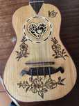 Cavaquinho personalizado , muito bonito
