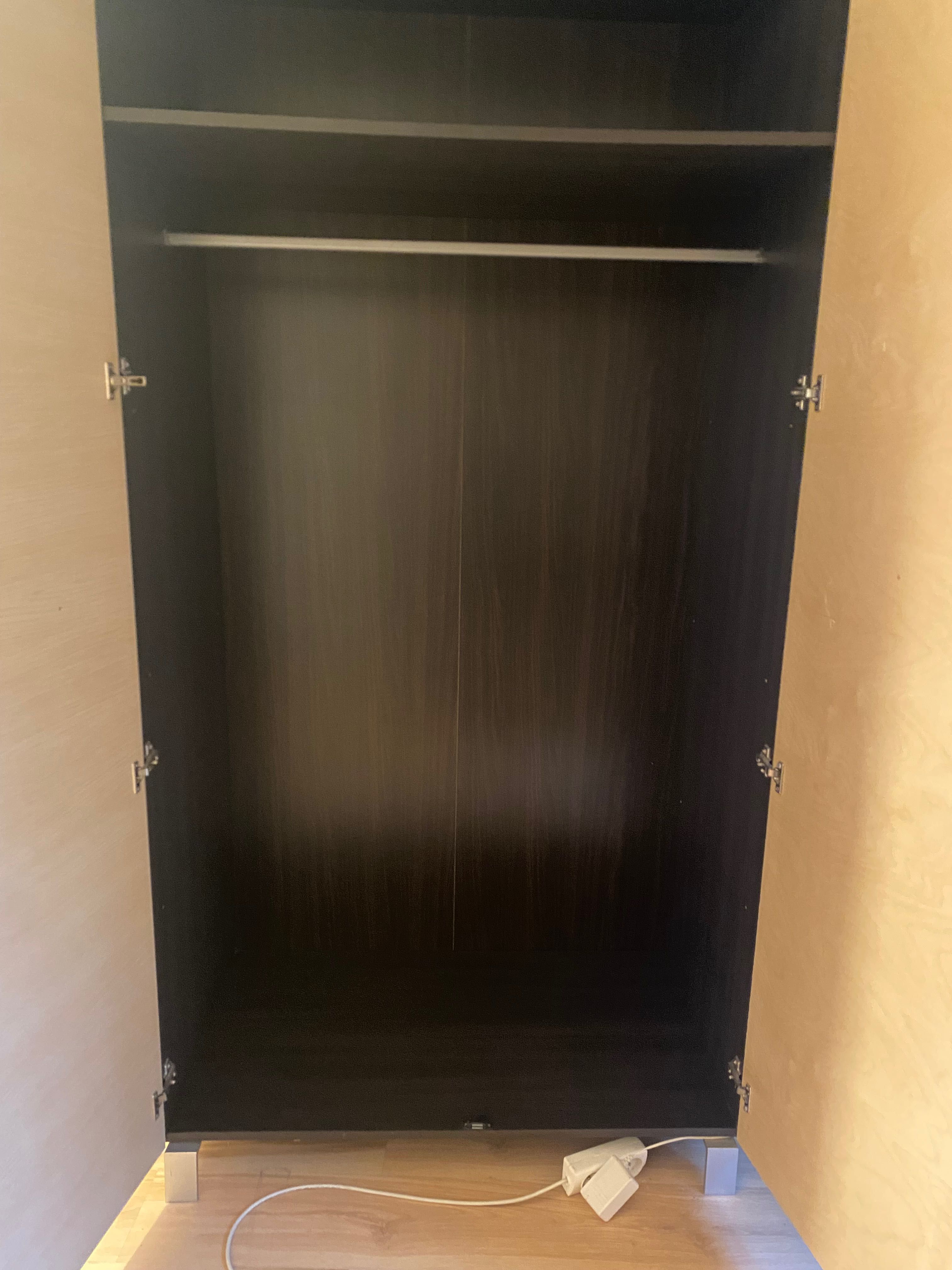Szafa Black Red White z lustrem 59 x 100 x 200