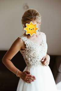Śliczna suknia ślubna
