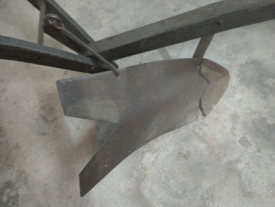 Vendo 2 Charruas e canga