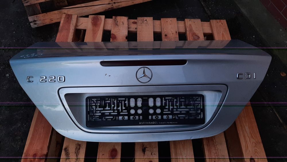 Lak. 744 Mercedes C w203 sedan kompletną klapa