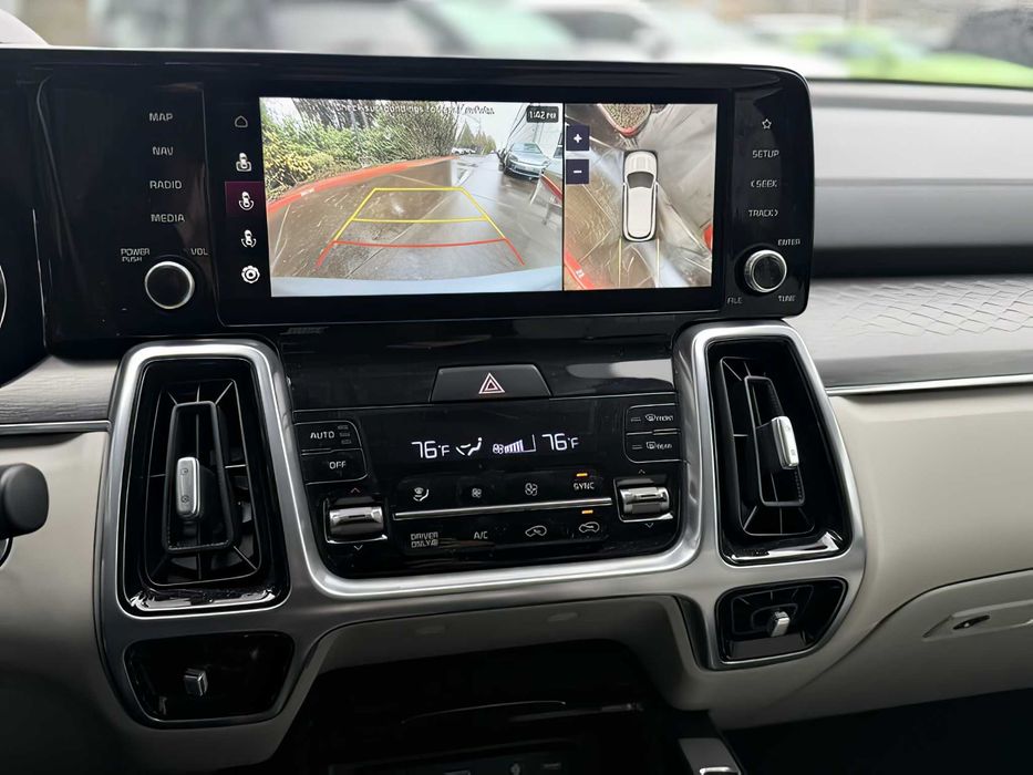 Kia Sorento      2023