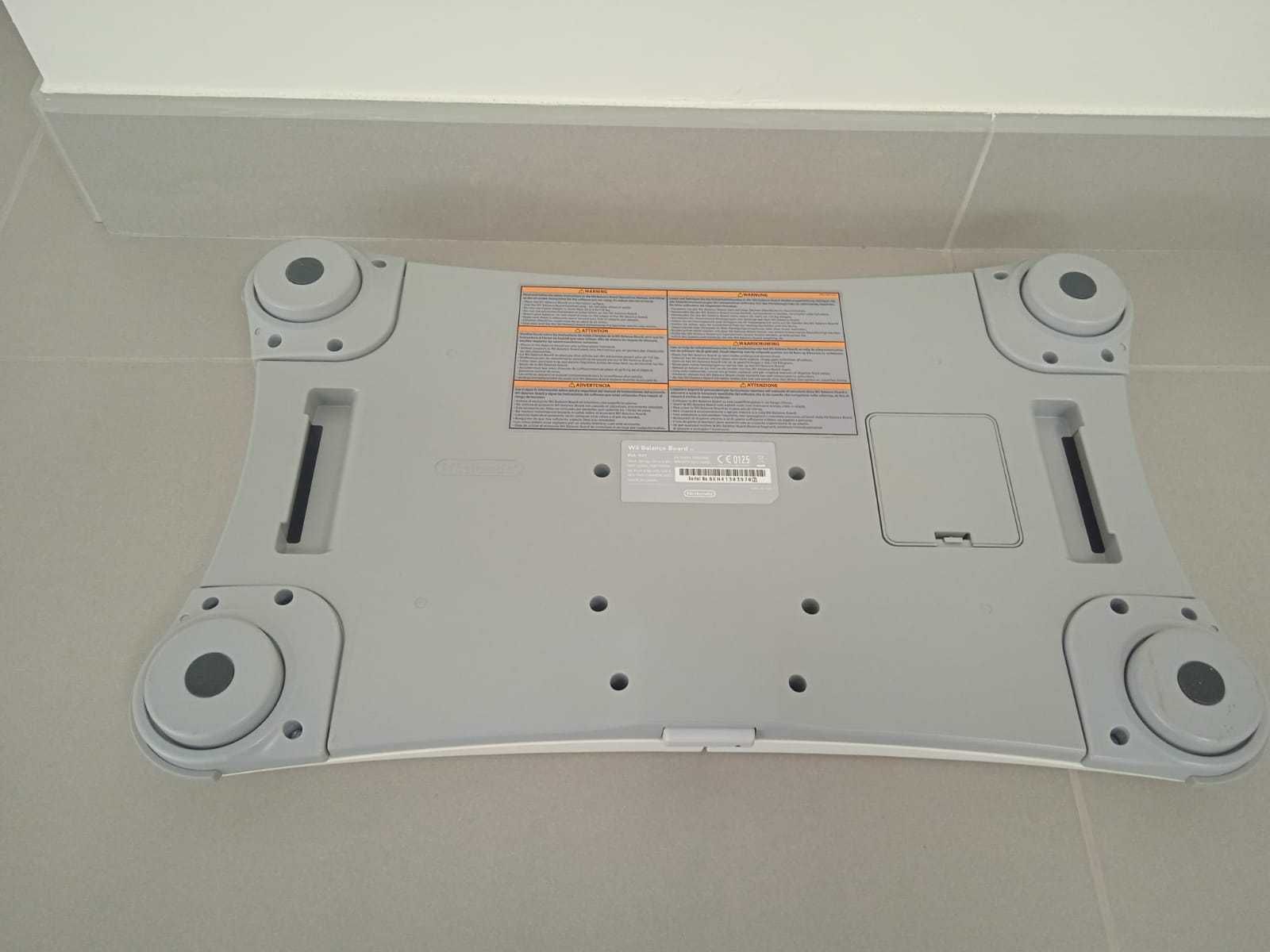 Wii Balance Board com jogo wii Fit Plus