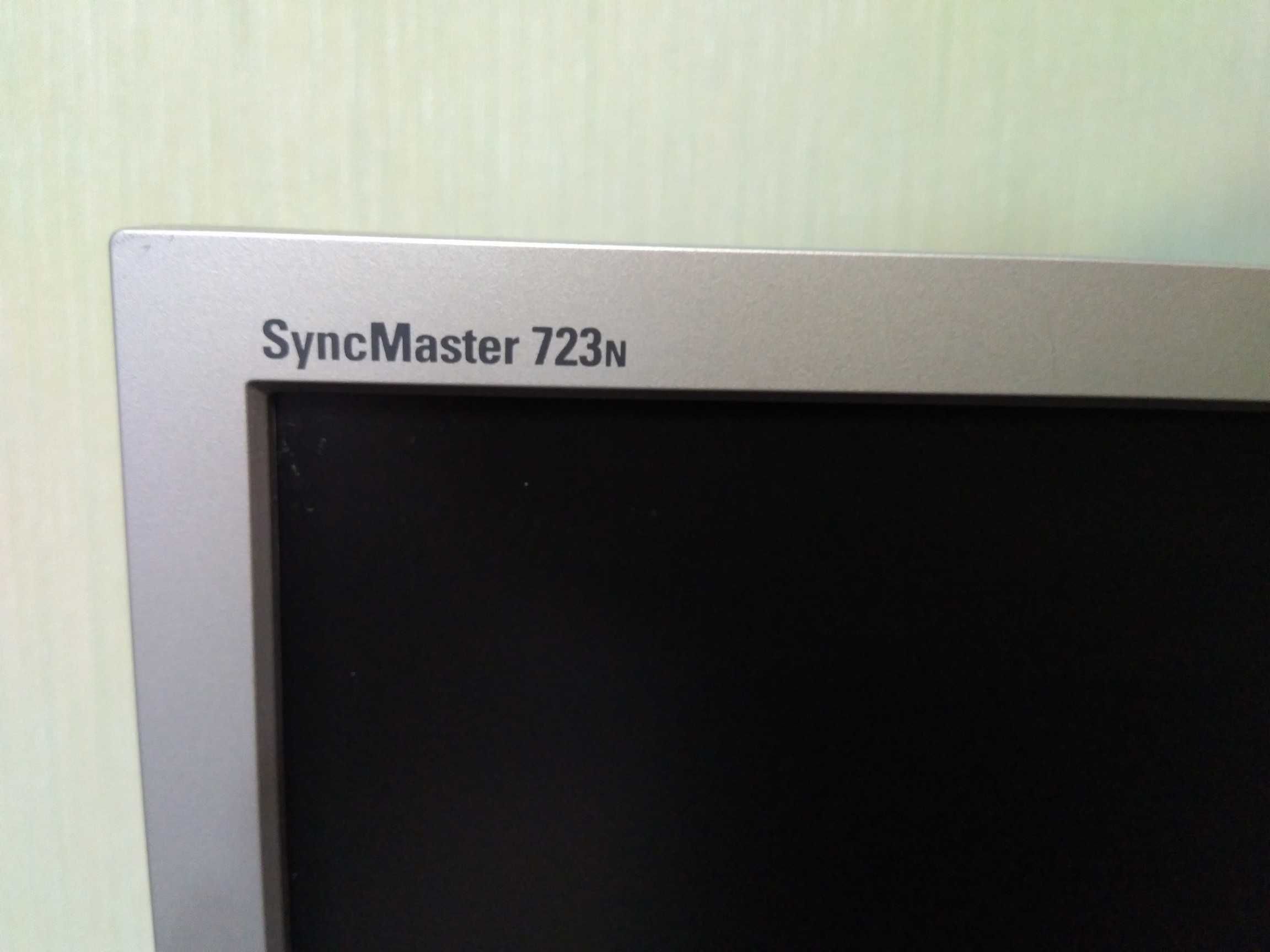 Монитор Samsung SyncMaster 723n, диагональ 17"