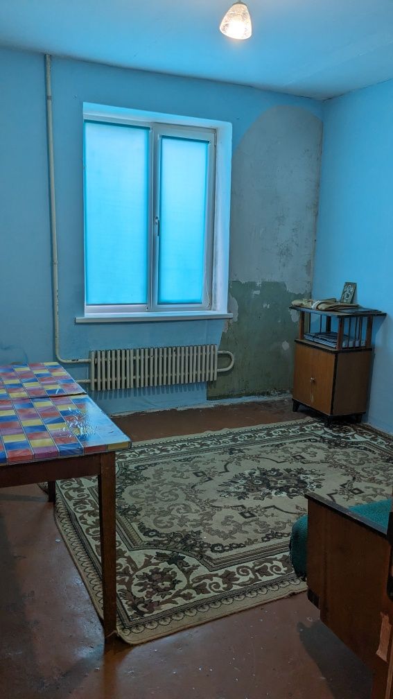 Продам 1 комнатную гостинку район Одесской , ул. Монюшка.