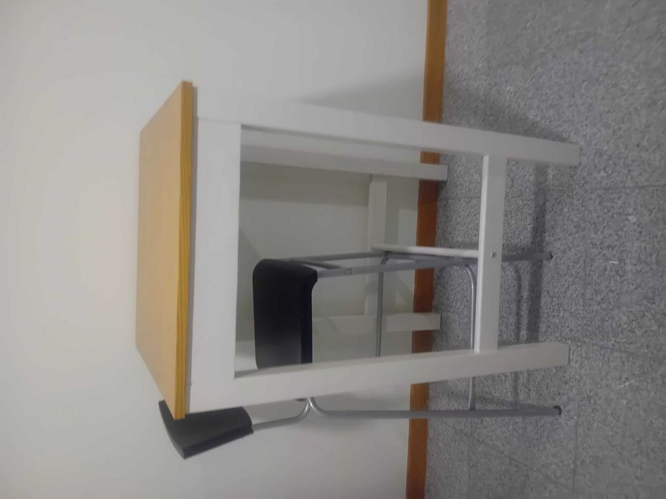 Vendo mesa em bom estado.