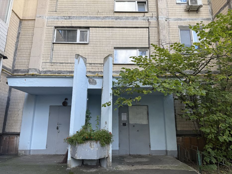 продаж квартири 1 кім просп. Івасюка 56