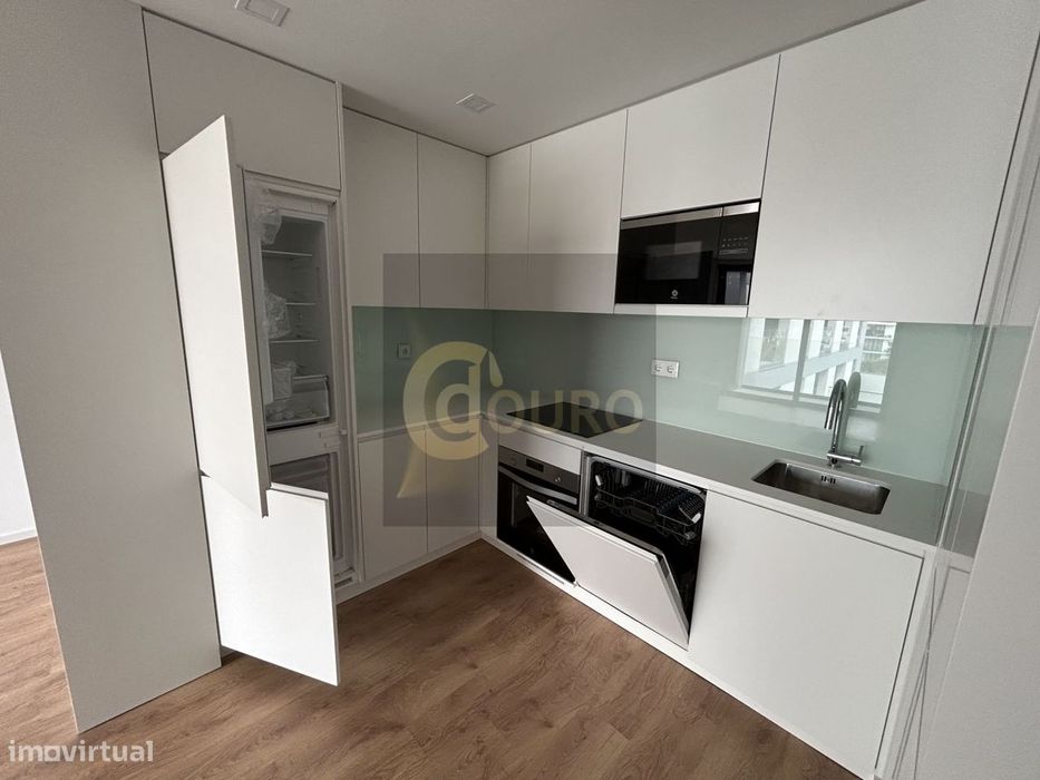 Arrendamento T1 C/ Lugar Garagem - Hospital S. João