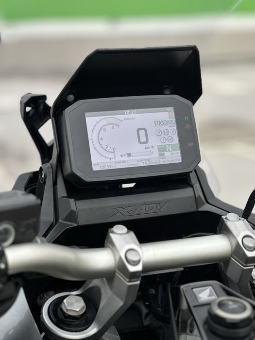 HONDA X-ADV 750 - Como Nova, C/ Topcase!