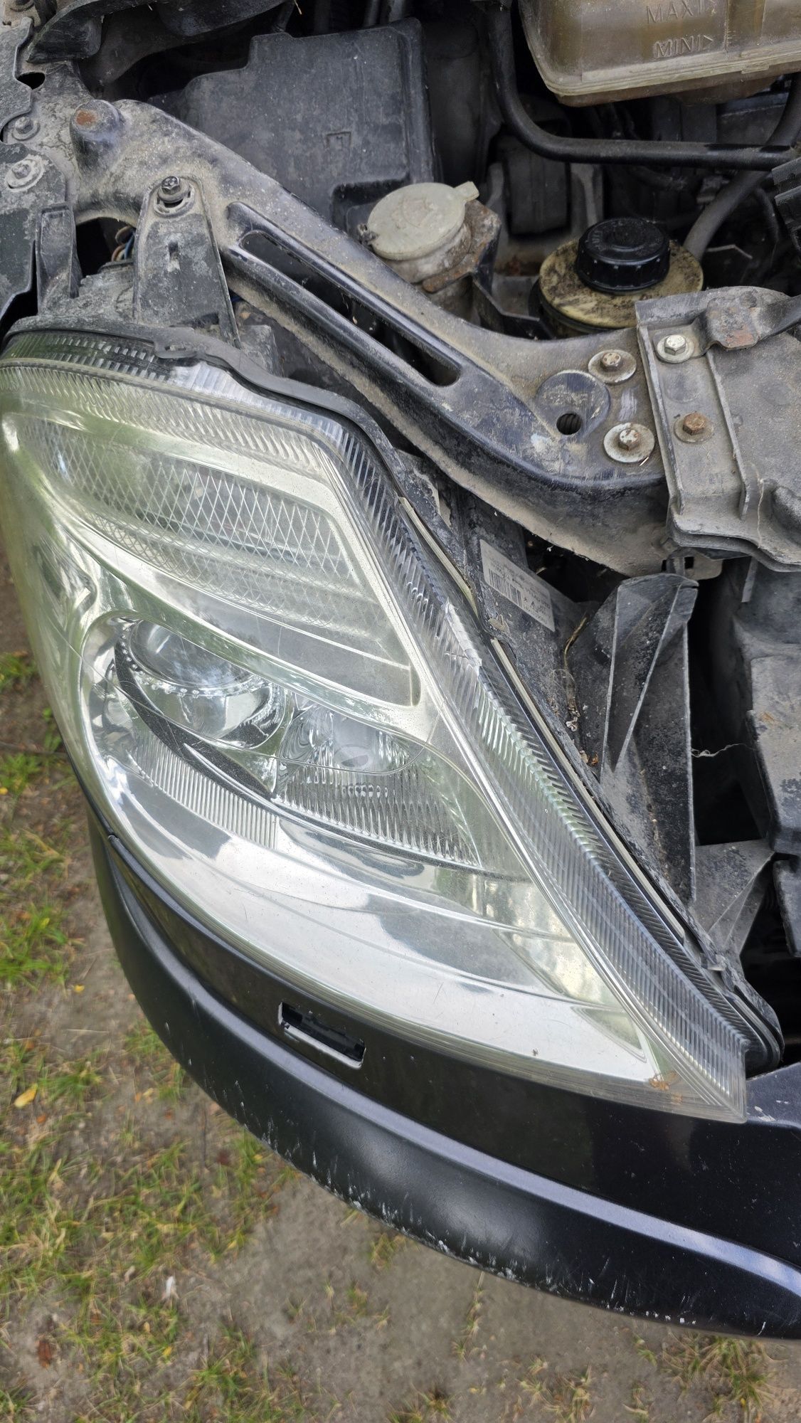 Lampy Przód Citroen C8 2005r Xenony