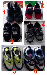 Sapatos para criança pequena (tamanhos 20 a 23)