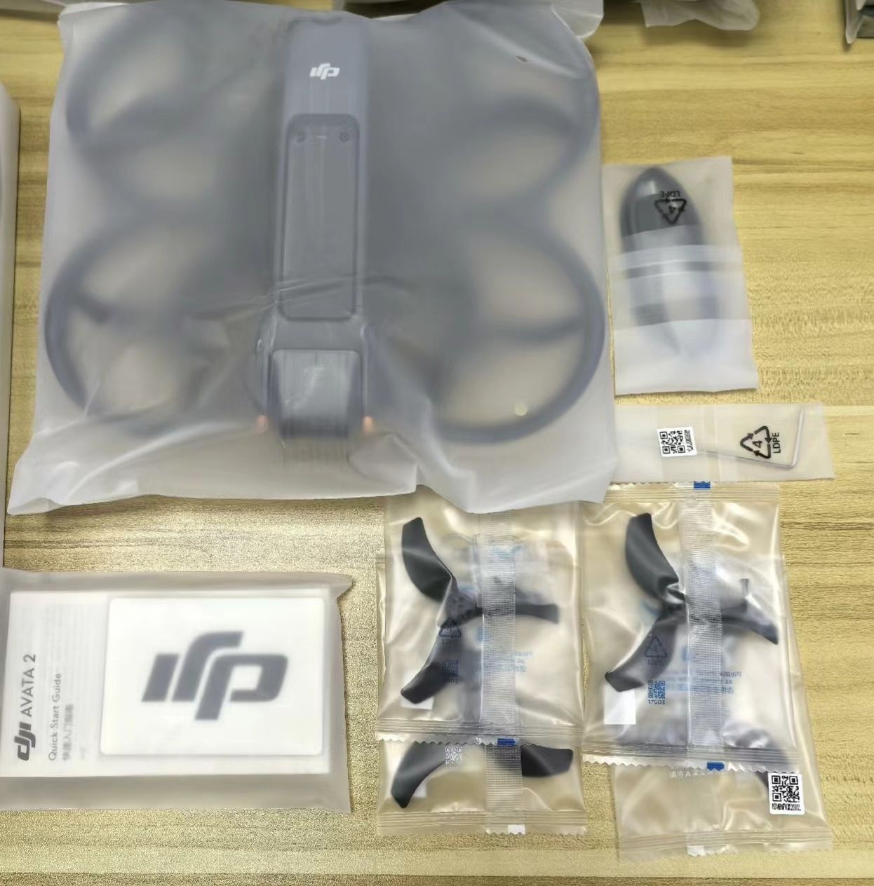 Квадрокоптер DJI Avata 2 FPV Fly More Combo Single Battery Goggles 3
