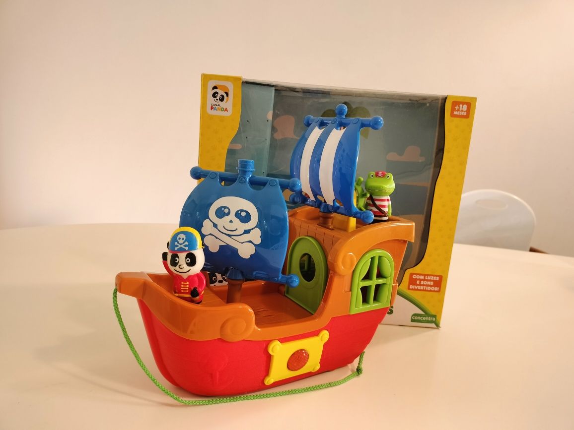 Panda barco pirata