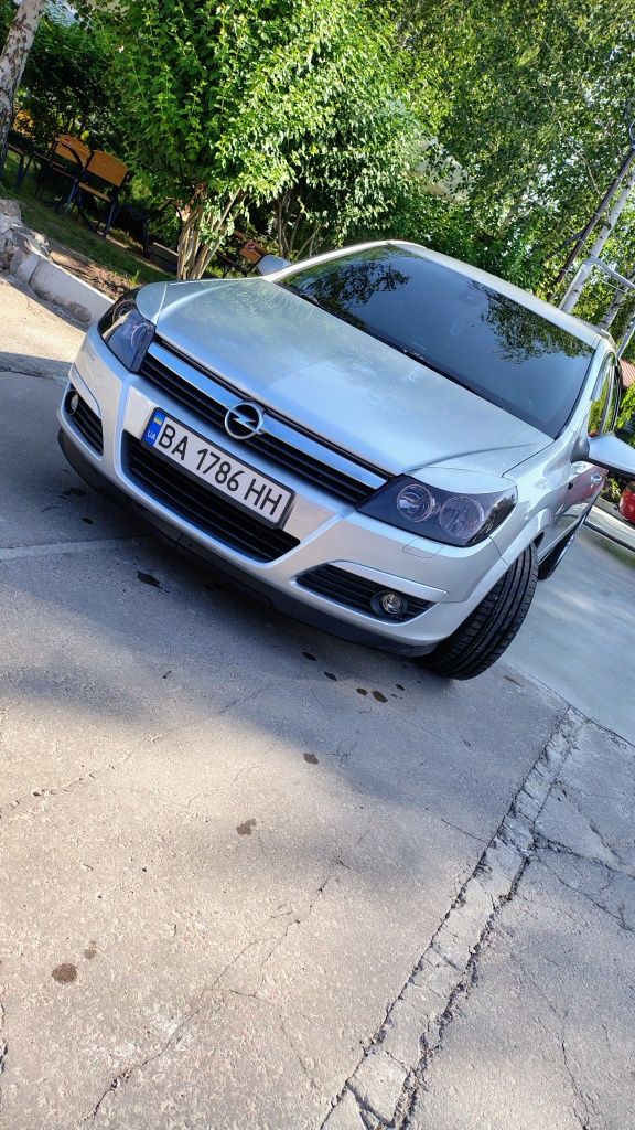 Opel Astra H 1.6 бензин